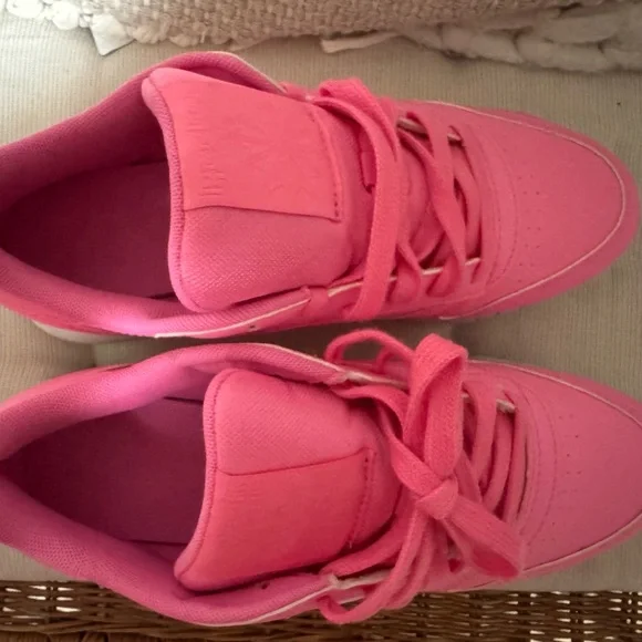 Fuchsia pink Reebok trainers - Picture 5 of 6